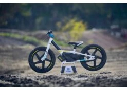 Husqvarna Replica 16eDrive - Lasten Sähköpyörä 17 Husqvarna Replica 16eDrive - Lasten Sähköpyörä -Polkun Kauppa 100533 husqvarna 16edrive my22